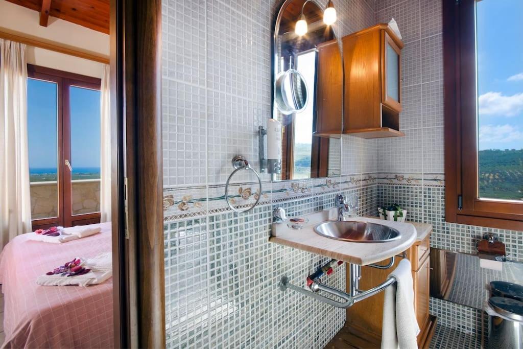 Villa Katerina With Eco Heated Pool Spiliá Екстериор снимка